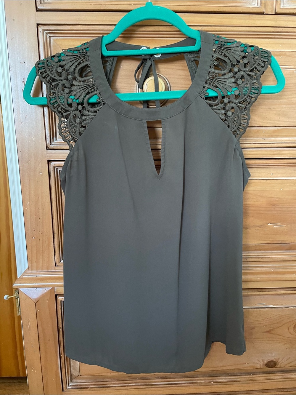 Express Olive Green Crochet Cap Sleeve Keyhole Tank Blouse XS ✨BRAND NEW✨